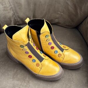 Gemini Yellow Leather Boots with Colorful Buttons